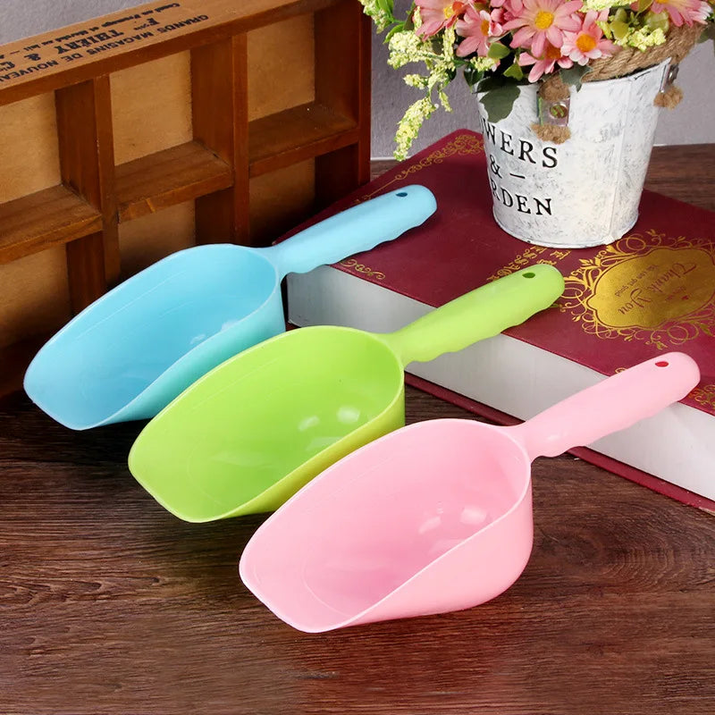 The Plastic Food Scoop — Simple, Consistent, Done