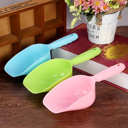 The Plastic Food Scoop — Simple, Consistent, Done